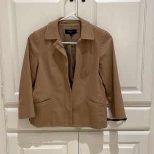 Talbots camel jacket size 0 zippered front angle pockets covered snap at neck